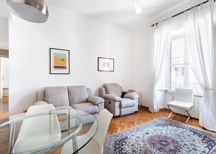 Sunny Flat Near Borghese Апартаменты *