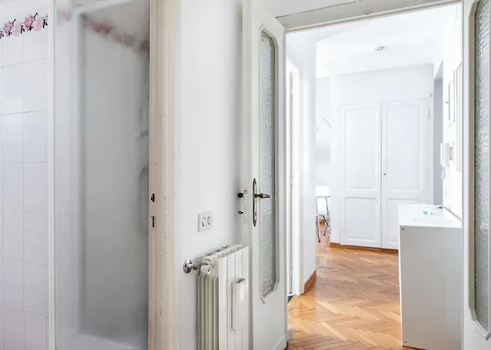 Апартаменты Sunny Flat Near Borghese Рим