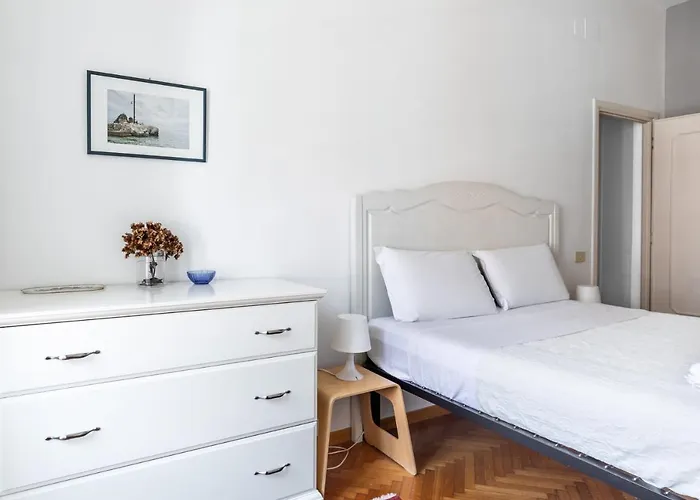 Sunny Flat Near Borghese Рим